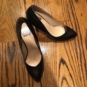Dolce Vita black leather pumps